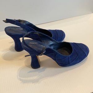 Marchez Vous - Blue Suede Shoes
